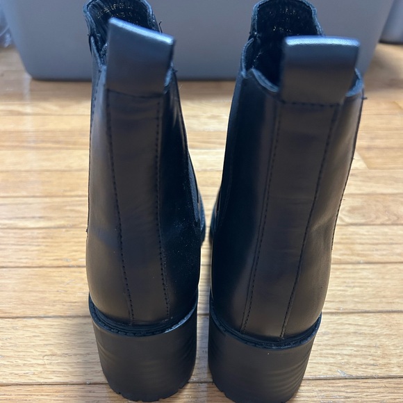 Le Chateau Leather Boots - Picture 5 of 8